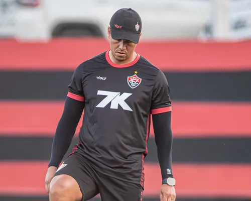Eliminação da Copa do Nordeste pode selar destino de Carpini no Vitória - Imagem