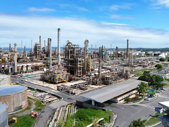 Com a Acelen, Mataripe é outra refinaria - Imagem