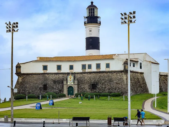 Moradores da Barra repudiam evento com 6 trios elétricos em pleno dezembro - Imagem
