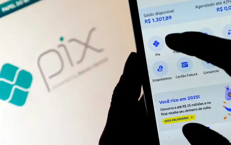 Pix é suspenso em banco famoso após ataque hacker e desvio de R$ 100 milhões - Imagem