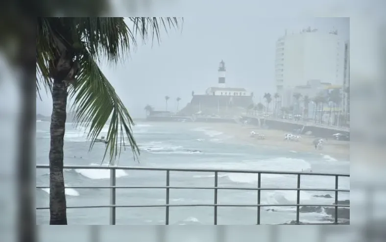 Salvador entra em alerta vermelho e pode registrar mais de 100 mm de chuva - Imagem