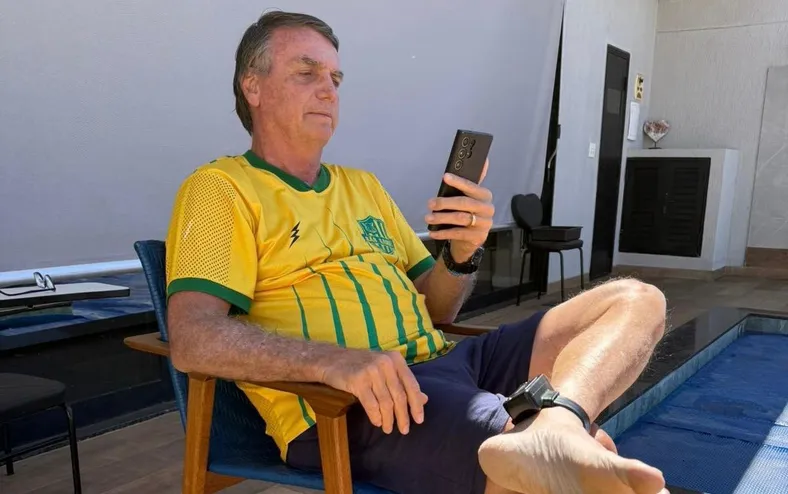 Bolsonaro tentou romper tornozeleira eletrônica com item inusitado - Imagem