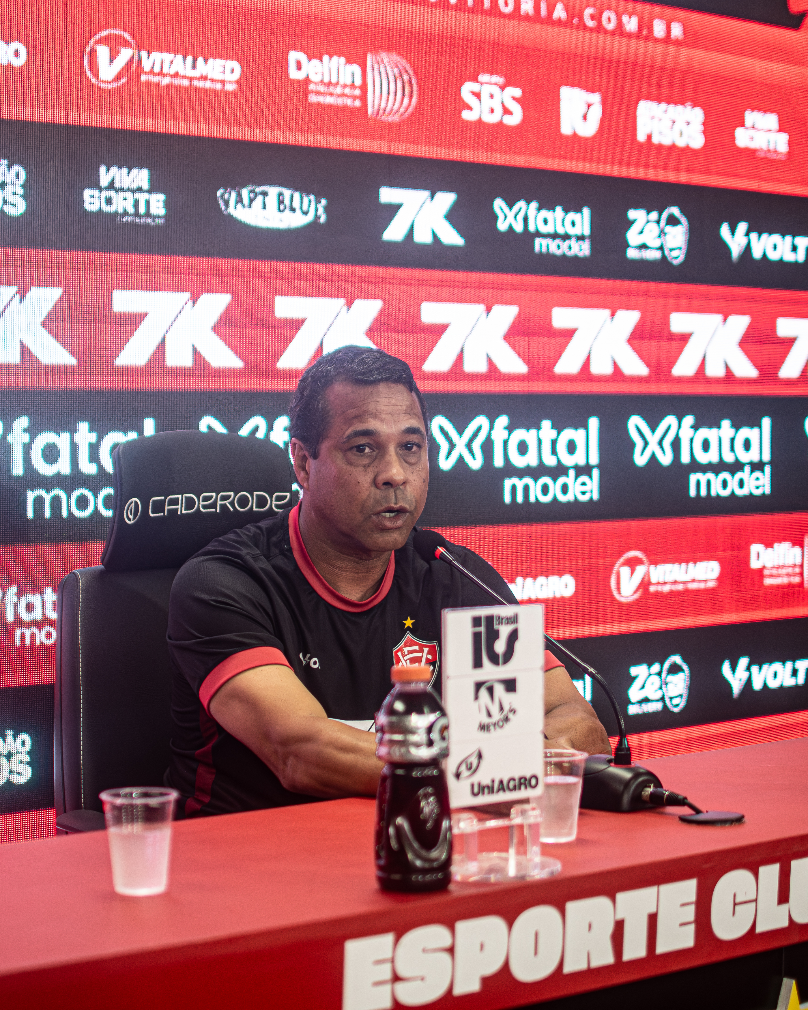 Questionado, Lucas Braga ganha chances e é elogiado por Jair Ventura