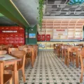 Bar na Pituba é acusado de discriminação após clientes esperarem 3 horas por mesa imagem