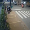 Vídeo: Bebê engasgado é salvo por PMs no meio da rua em Barreiras imagem