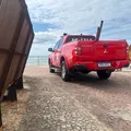 Bombeiros retomam buscas de jovem desaparecido na praia de Amaralina imagem