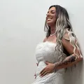 Cantora passa mal e perde bebê durante o próprio show imagem