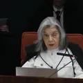 Cármen Lúcia abre voto no STF: “Ação penal pulsa o Brasil que me dói” imagem