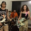 Crises de pânico, ansiedade e desânimo: artistas relatam o peso de viver da música imagem