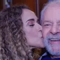 Daniela Mercury manda recado após participar de manifestação; veja imagem