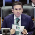 Hugo Motta promete retirar "pautas tóxicas" após protestos imagem