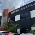 Jovem é sequestrada e incendiada por ex-namorado em Simões Filho imagem