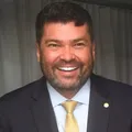 Deputado baiano interrompe campanha após sofrer paralisia facial imagem