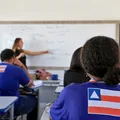 Deputada baiana detona nova PEC aos professores: “Educação vira bico” imagem