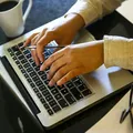 ChatGPT lança função de controle parental para proteger crianças imagem