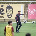 VÍDEO: Jair Ventura comanda primeiro treinamento no Vitória imagem