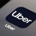 Uber vai monitorar como motociclistas afiliados estão dirigindo imagem