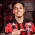 Vitória anuncia contratação de Kike Saverio, atacante ex-Barcelona imagem