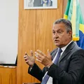 'Vou conversar com todos', diz Rui ao reforçar candidatura ao Senado imagem