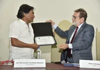Intelectual indígena, Ailton Krenak recebe título de honra da UFBA imagem