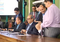 Ausência de secretário gera impasse na reunião entre vereadores e APLB imagem