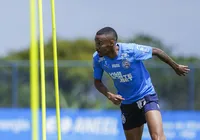 Atacante titular do Bahia treina com o grupo e pode voltar contra o Vasco