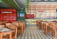 Bar na Pituba é acusado de discriminação após clientes esperarem 3 horas por mesa imagem