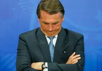 Bolsonaro pode ir para o regime fechado mesmo com câncer? Entenda imagem