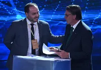 Carlos Bolsonaro culpa Mauro Cid por condenação do pai a 27 anos de prisão