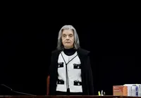 Cármen Lúcia manda duro recado em meio à crise no STF