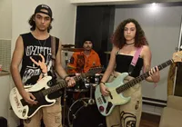 Crises de pânico, ansiedade e desânimo: artistas relatam o peso de viver da música imagem