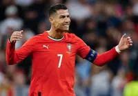 Cristiano Ronaldo, Mbappé e Harry Kane brilham em dia de Eliminatórias