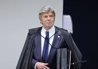 Fux sugere anulação de processo contra golpistas e "incompetência absoluta" do STF imagem