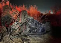 Grave acidente entre dois carros deixa dois mortos e seis feridos