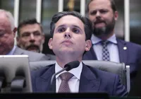 Hugo Motta gastou R$ 232 mil em voos fretados com verba pública imagem