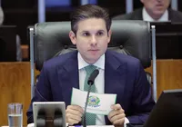 Hugo Motta promete retirar "pautas tóxicas" após protestos imagem