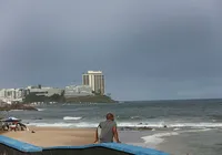 Jovem desaparecido em Amaralina entrou pela praia da Pituba com o irmão imagem