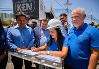 Prefeita lança programa que vai recapear e iluminar 30 ruas de Lauro de Freitas imagem