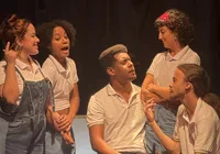 Professor pede que alunos o xinguem e o resultado é surpreendente imagem