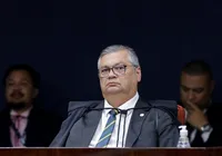 Dino suspende quebra de sigilo de Lulinha na CPMI do INSS imagem