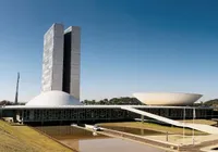 Senador baiano mantém indefinição sobre PEC da Blindagem imagem