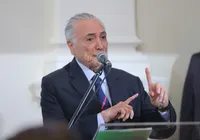 Em Salvador, Temer põe em dúvida reeleição e saúde de Lula imagem