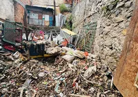 Vídeo: ferro-velho é interditado por receptar cabos roubados em Salvador