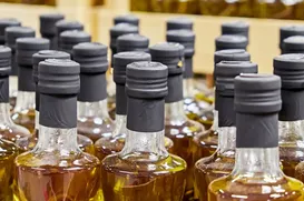 Ator denuncia golpe ao comprar videogame e receber garrafa de azeite - Imagem