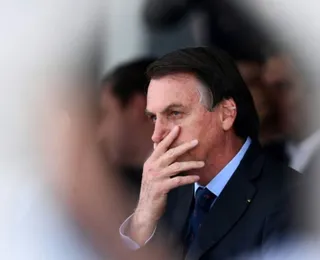 Bolsonaro segue internado após exames apontarem alteração renal
