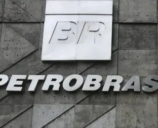Trabalhadores protestam contra privatização da Petrobras Biocombustível