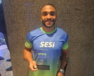 Paratleta baiano se destaca na natação e vira campeão brasileiro em 1 ano