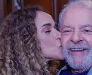 Daniela Mercury manda recado após participar de manifestação; veja