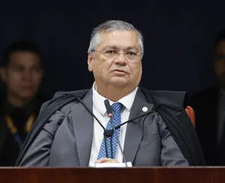 Dino acompanha Moraes e vota a favor da condenação de Bolsonaro