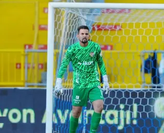 Emprestado pelo Bahia, Marcos Felipe volta a jogar após meses e pega pênalti